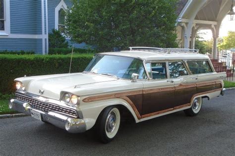 Loaded Lugger: 1959 Ford Country Squire | Barn Finds