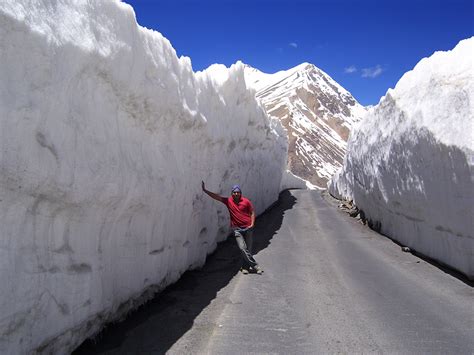 Snowfall In Ladakh - This Season's First Spell of Snow - Vargis Khan