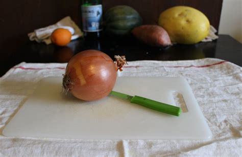 How to Quickly Chop Onions