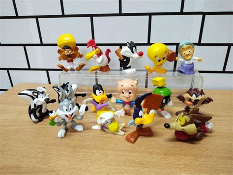 McDonald's Happy Meals Looney Tunes, Hobbies & Toys, Collectibles & Memorabilia, Fan Merchandise ...