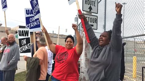 UAW Strike Enters Day 3 as 50,000 Workers Demand GM to Share Its Billions in Profits : r/dsa