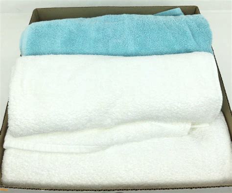 Lot - (5) Large Mypillow Bath Towels