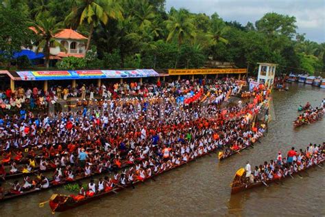 Kerala Snake Boat Race - Vallamkali - Nehru Trophy