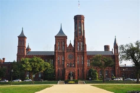 Smithsonian Castle in Washington DC Editorial Image - Image of hall ...