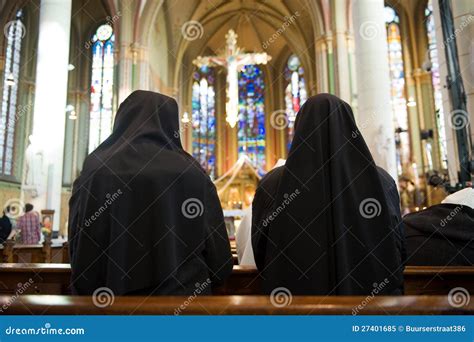 Praying Nuns Royalty Free Stock Photo - Image: 27401685