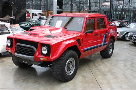 Lamborghini LM002 - Wikipedia