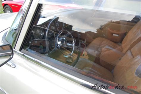 Rover P5 1958-1973 (1961 Mark I 3.0L saloon 4d), interior, Autopaedia: Encyclopaedia of Young ...