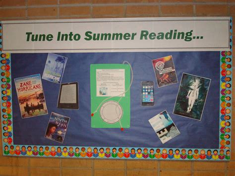 a bulletin board with various books and magazines on it that says tune into summer reading