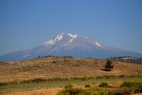 Mount Shasta volcano, California 2007 | Gord McKenna | Flickr