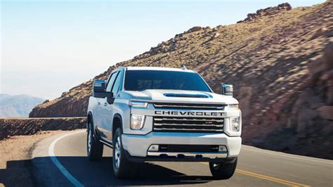 What Is the Chevrolet Silverado 3500hd Towing Capacity? - Getaway Couple