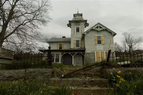 The world's most spooky abandoned houses | loveproperty.com