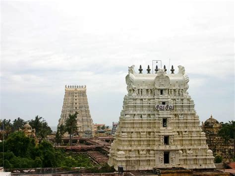 India's Top Most Visiting Place: Rameshwaram Temple