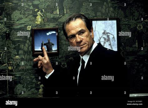 TOMMY LEE JONES, MEN IN BLACK II, 2002 Stock Photo - Alamy