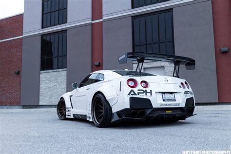 White Liberty Walk Nissan GT-R Photoshoot - GTspirit