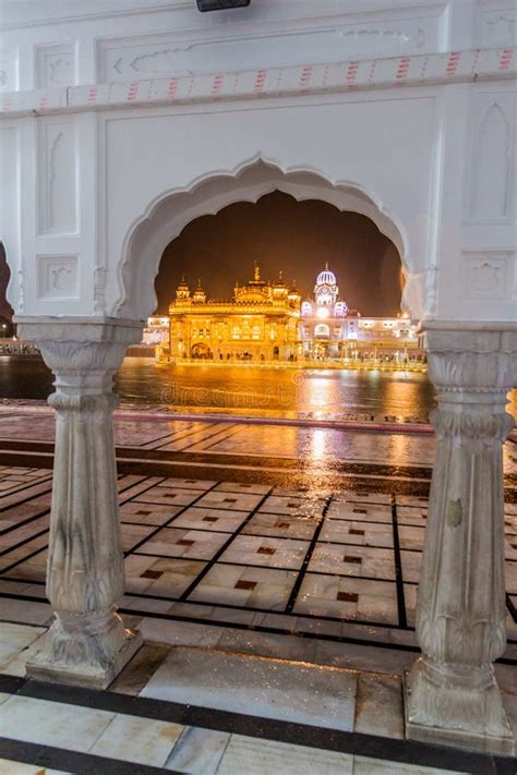 Night View of the Golden Temple (Harmandir Sahib) in Amritsar, Punjab State, Ind Stock Photo ...