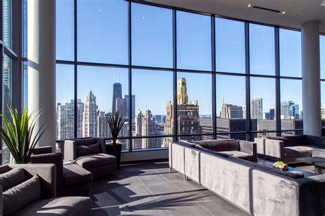 11 Chicago Dream Apartments To Rent Right Now+#refinery29 LOVE these large windows and all th ...