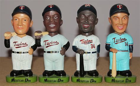 The Bobble Hunter: Minnesota Twins SGA Bobblehead Set (Part 1 - Year 2000)