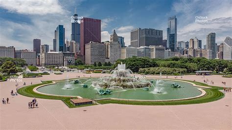 Buckingham Fountain in Grant Park Chicago - ChiStockImages.com