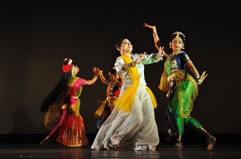 File:Dance with Rabindra Sangeet - Kolkata 2011-11-05 6669.JPG ...