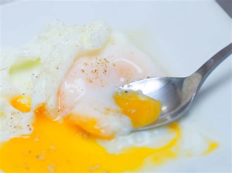 How to Poach an Egg Using a Microwave: 8 Steps (with Pictures)