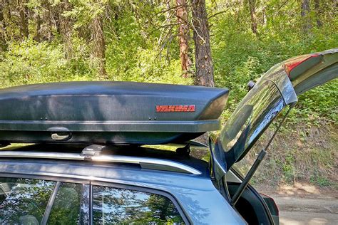 Yakima SkyBox 16 Carbonite Review | Switchback Travel