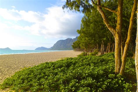 Waimanalo Bay Beach Park, Oahu, Hawaii. #BeachParadise#Camping#AmazingPlaces | Natural landmarks ...