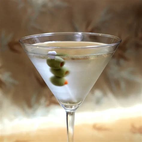 Dirty Martini – Mix That Drink