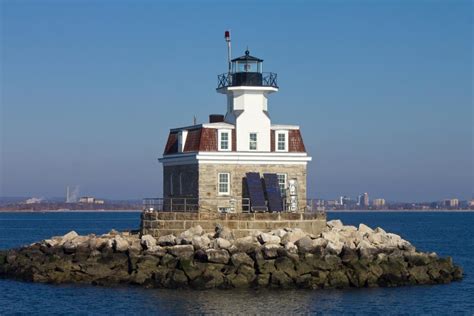 Connecticut Lighthouse up for Auction Could Be Transformed Into a Home | 6sqft