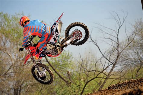 2016 PREVIEW: RIDING THE KTM 250SXF FACTORY EDITION - Dirt Bike Magazine