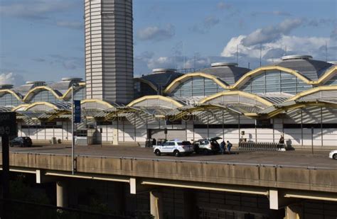 Ronald Reagan Washington National Airport As Viewed from the WMATA ...