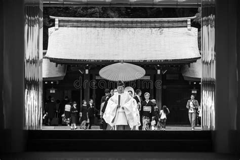 Shinto Wedding at Meiji Shrine, Tokyo Editorial Image - Image of groom, bride: 94255180