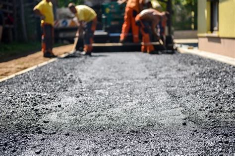 What to Look For When Hiring an Asphalt Paving Company | Economy Paving