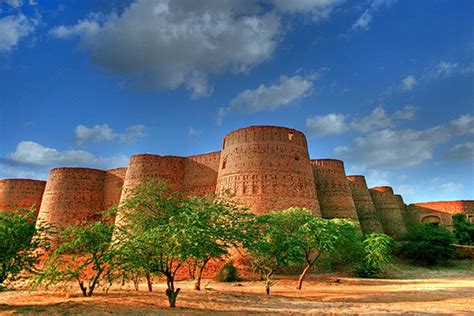 Beauty Of World: Derawar Fort, Cholistan, Ahmad pur Pakistan