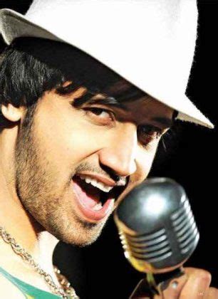 Atif Aslam Biography – Age, DOB, Height, Weight, Family Profile, Marriage Career, Profession etc ...