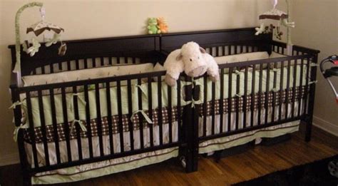 Best Cribs For Twins [2020 Buying Guide] | RaisingSmallSouls