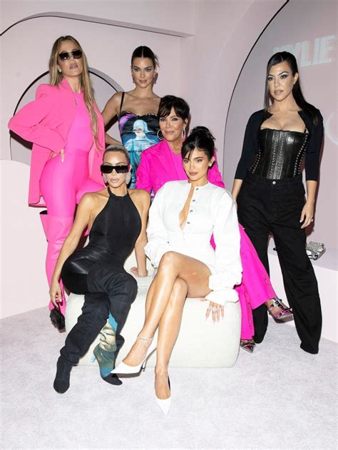 Kris Jenner’s Family: Photos Of Famous Momager With Kids & Grandkids ...