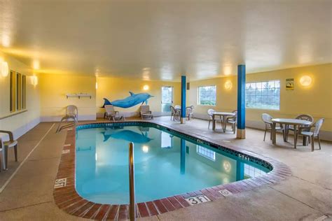 Bend Hotel near Deschutes River Oregon| Bend OR Motel near Skiing, Hunting and Fishing