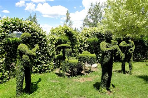 El Bosque Encantado: un jardín de esculturas vegetales único en Europa