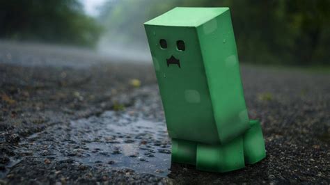 Download Moving Minecraft Sad Creeper Wallpaper | Wallpapers.com