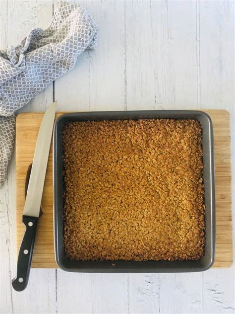 How To Make Flapjacks {An EASY Flapjack Recipe!} - Liana's Kitchen