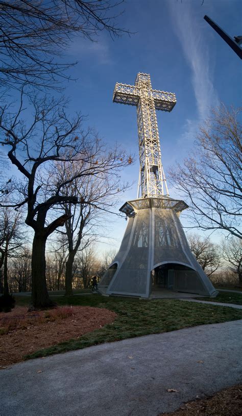 Mont-Royal Cross by Hyporus on DeviantArt