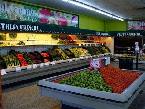 La Plaza Supermarket in Cleveland caters to Northeast Ohio Hispanics ...