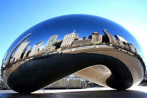 Silver Bean in Millennium Park in Chicago, Illinois | Cloud gate ...