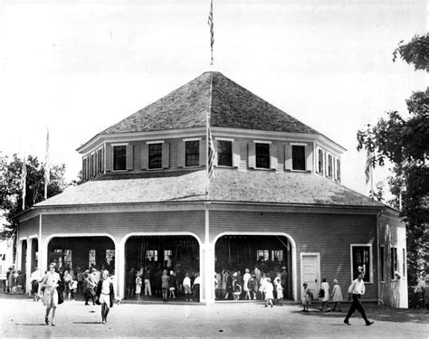 MA - Holyoke • 1927 PTC #80 Merry-Go-Round - CarouselHistory.comCarouselHistory.com