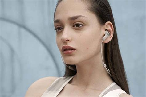 Bang & Olufsen Beoplay E6 In-Ear Wireless Earphones | Gadgetsin