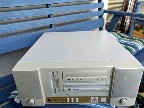 Identify Old Computer Case : vintagecomputing