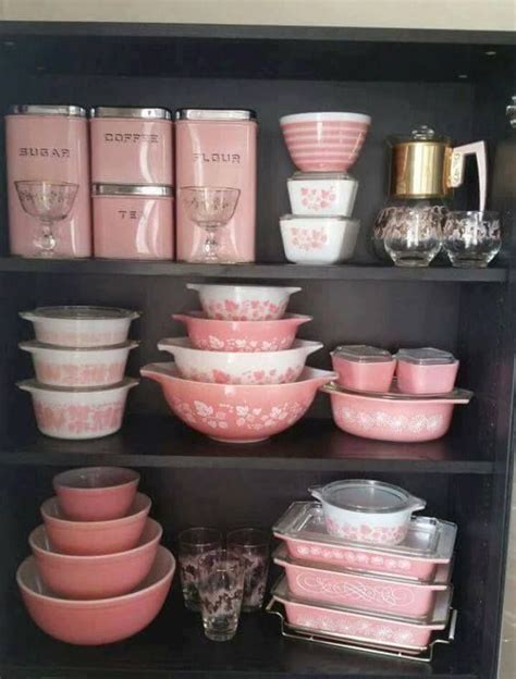 vintage pink Pyrex set | Pyrex vintage, Pink pyrex, Pink kitchen