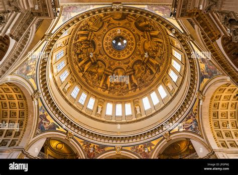 St pauls cathedral inside hi-res stock photography and images - Alamy