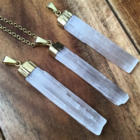 Selenite Pendant Gold Selenite Necklace Selenite Jewelry - Etsy Sweden