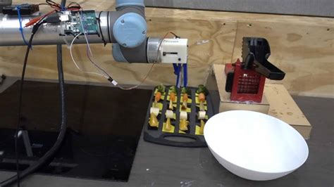 This new robot chef can recreate recipes just from watching food videos